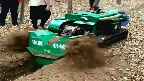 果農(nóng)的福音 高科技施肥機(jī)械讓果園工作更省力